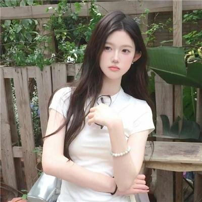 彩虹艳女